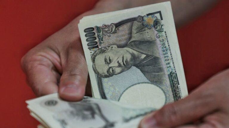 Japanese Yen Rebounds After 11-Month