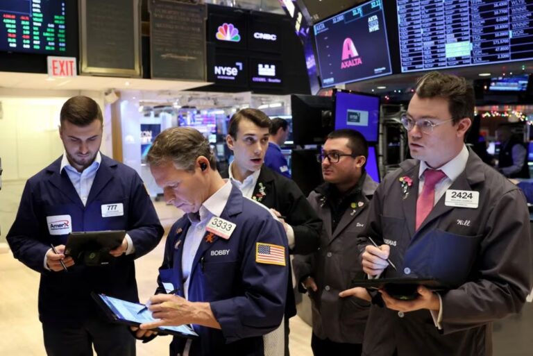 USA Stocks Retreat After Rally: Navigating the Impact on Global Markets