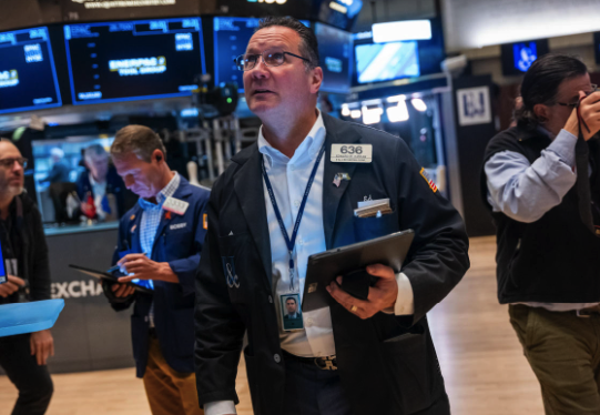 US Stock Futures Climb: Tech Sector Poised to Lead Market Rally