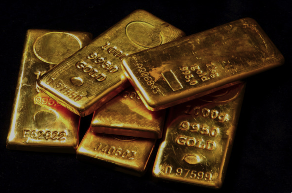 Fed Signals Three Cuts; Gold Maintains Momentum