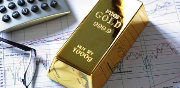 Gold Gains Cautious Ground Ahead of US Data
