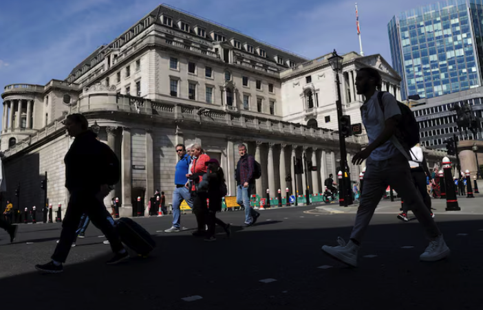 Bank of England Allots Record £19 Billion in Weekly Repo