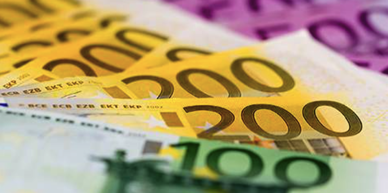 Euro Gains Ground Near Four-Month High